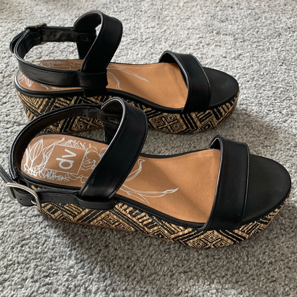 Platform sandals DV Target black and beige